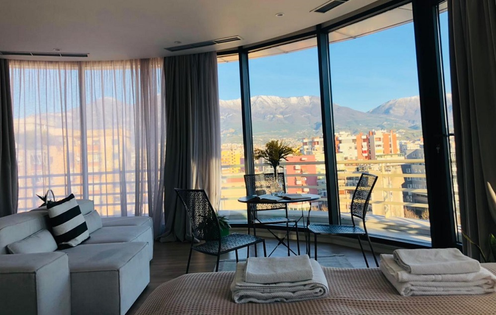 Cfare po ndodh me tregun e apartamenteve te qirase ditore pas taksimit?
